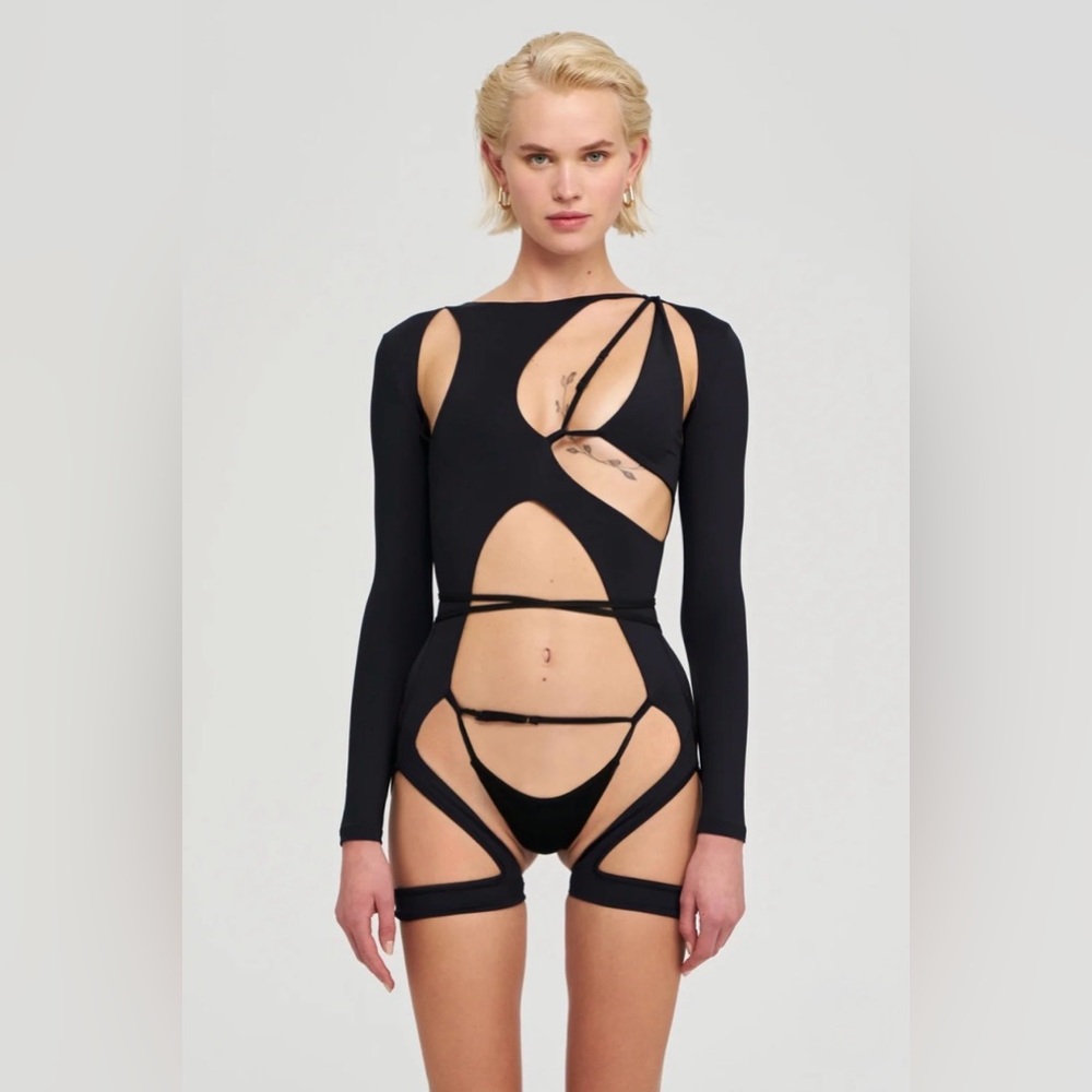 IAMNOTBASIC Infinity Bodysuit